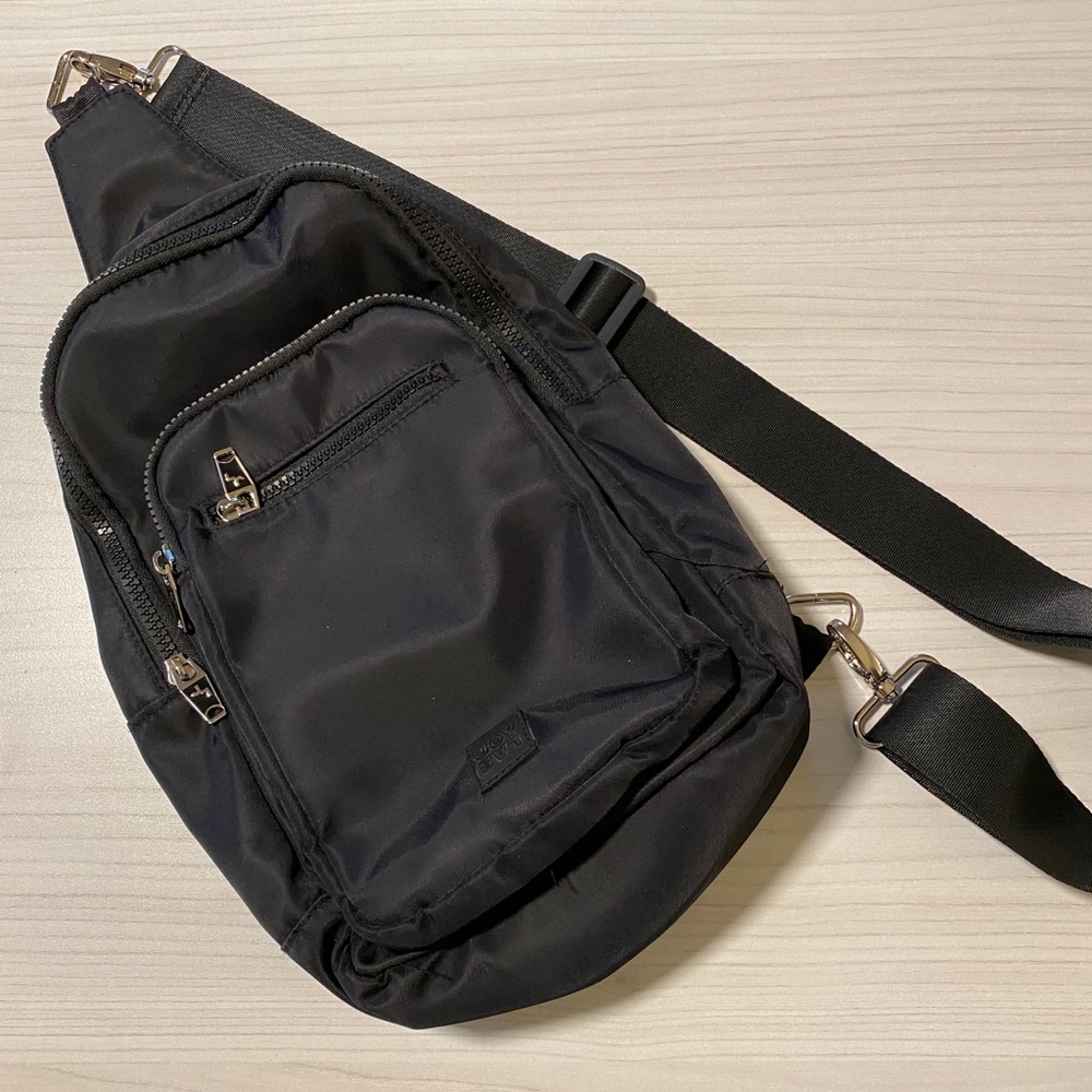 Joy Lab black crossbody bag